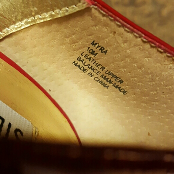 Like New***Steve Madden Patent Leather Heels - Picture 3 of 3